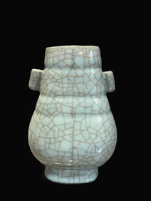 A Exquisite Gu yao Ice Crackle Pattern Double-Ears Vase