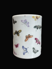 A Exquisite Famille-Rose Butterfly Pattern Brush Pot