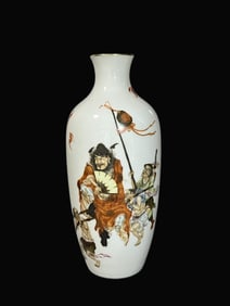 A Exquisite Famille-Rose Iron-Red Gilt Figures Pattern Vase