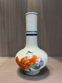 A Exquisite Famille-Rose Gilt Figures Pattern Vase