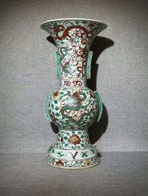 A Exquisite Wucai Dragon Pattern Flower Vase