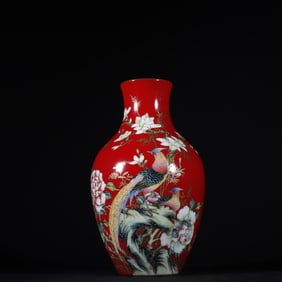 A Exquisite Famille-Rose Flower and Bird Pattern Vase