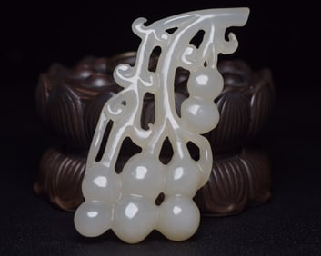 A Exquisite Hotan Jadea Gourd-Shaped