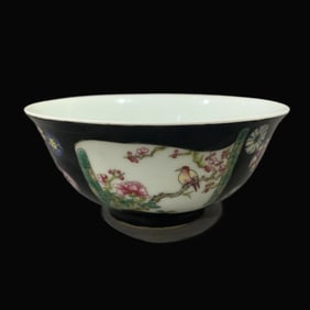 A Exquisite Enamel Black Ground Flower and Bird Pattern Bowl