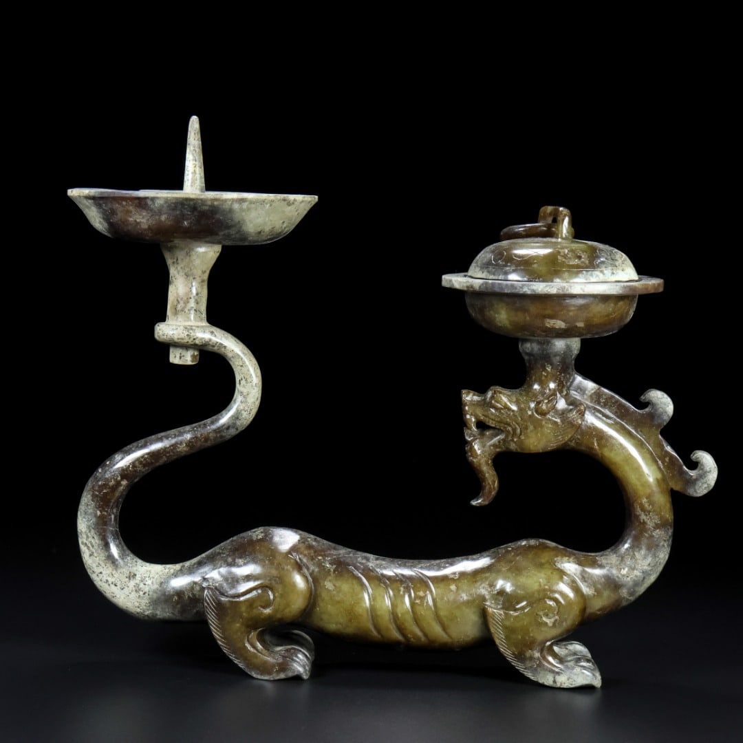 Hetian Jade Dragon-shaped Candlestick: A Rare Hetian Jade Dragon-shaped Candlestick,Han Dynasty,China,Size:8.7inx10.9inx4in,Weight:1290g 和田玉龙熏炉灯,中国汉代