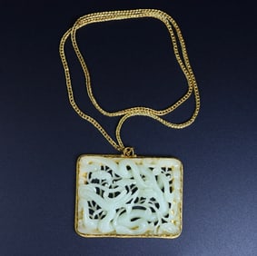 A Exquisite Hotan Jade Gilt Hollow Dragon Pattern Necklace