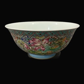 A Exquisite Enamel Flower Pattern Bowl