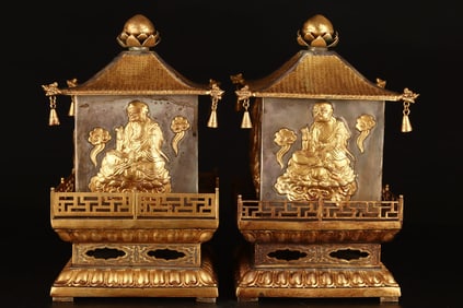A pair of Exquisite Gilt Bronze Figures Pattern Pagoda