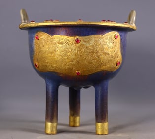 A Exquisite Jun yao Cover with Gold Inlaid Gems Tripod Double-Ears Censer