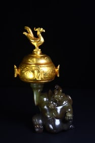 A Exquisite Hotan Jade Bear Censer