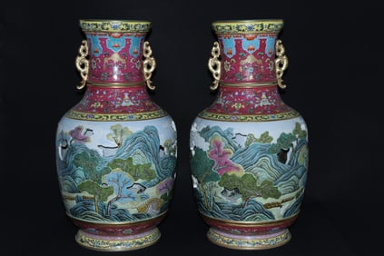 A pair of Exquisite Famille-Rose Rouge-pink ground Phoenix Pattern Vase