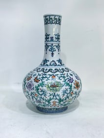 A Exquisite Blue and White Doucai Lotus Flower Pattern Vase