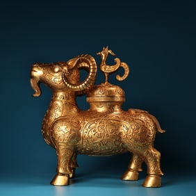 A Exquisite Gilt Bronze Sheep Ornament