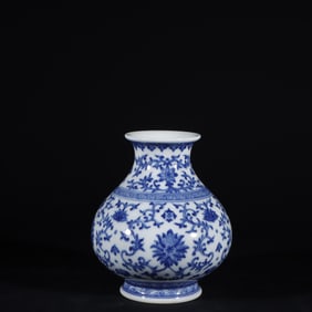 A Exquisite Blue and White Lotus Pattern Vase