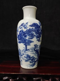 A Exquisite Blue and White Dragon and Phoenix Pattern Vase