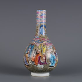 A Exquisite Enamel Figures Pattern Vase