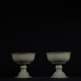 A pair of Exquisite Yue yao Celadon Relief Flower Pattern Cup