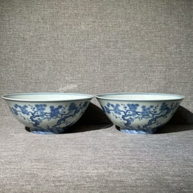 A pair of Exquisite Blue and White Pine Bamboo Plum Pattern Bowls