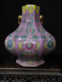 A Exquisite Famille-Rose Lotus Pattern Vase