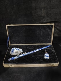 A Exquisite Blue and White Dragon and Phoenix Pattern Ornament