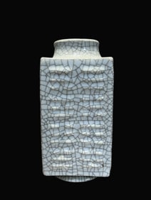 A Exquisite Ge yao Square Vase