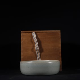 A Exquisite Ru yao Sky Blue Glazed Ice Crackle Pattern Brush Washer