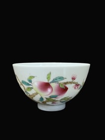 A Exquisite Famille-Rose Bats and Peach Pattern Cup
