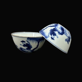 A Exquisite A pair of Blue and White Figure and Landscape Pattern Cups