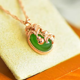 A Exquisite Silver Inlaid Jasper Gourd-shaped Pendant