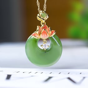 A Exquisite Silver Inlaid Jasper Flower-patterned Pendant