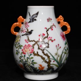 An Exquisite Famille-Rose Painted Gold Flower and Bird Pattern Double-Ears Vase
