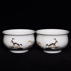 A Pair of Exquisite Famille-Rose Flower and Bird Pattern Cups,With Poem