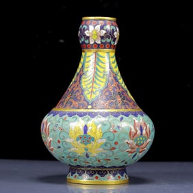 An Exquisite Cloisonne Flower Pattern Vase