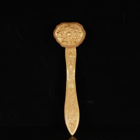 An Exquisite Gilt Bronze Flower and Bird Pattern Ruyi Ornament