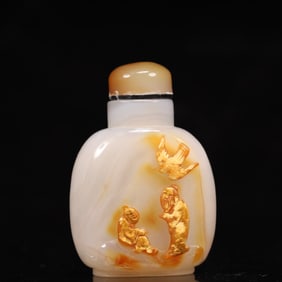 An Exquisite Agate Figure and Bird Pattern Snuff Bottle