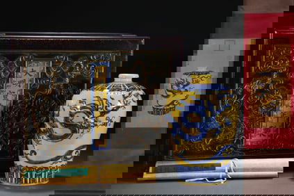 A Rare Yellow Ground Blue and White Dragon Pattern Vase,With Vertical Scroll Painting on Silk