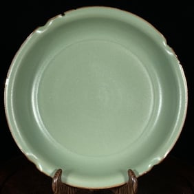 An Exquisite Ru yao Plate