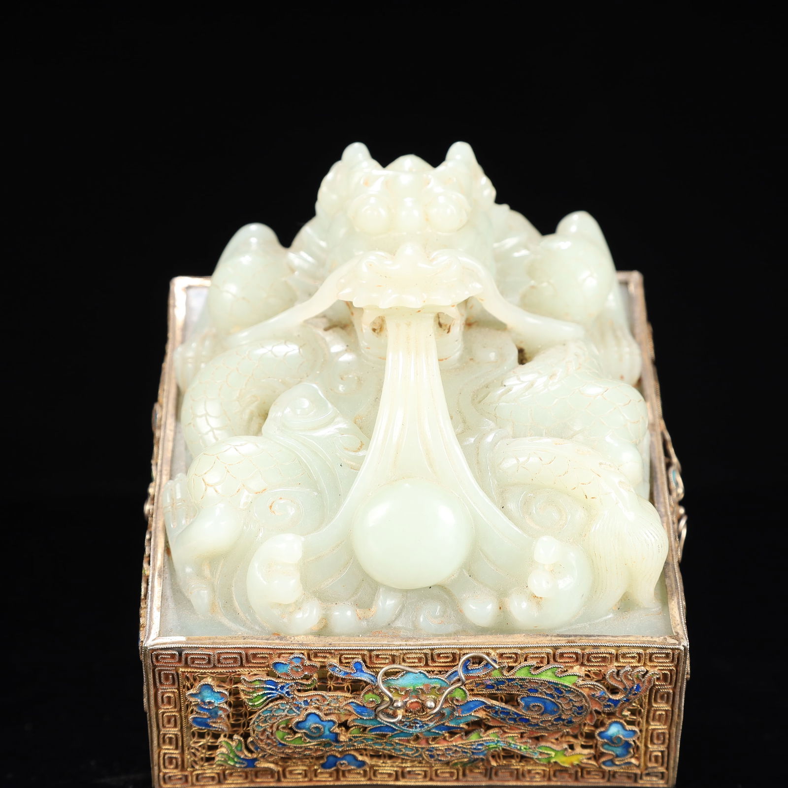 An Exquisite Flower silk gold-plated Inlaid White Jade Dragon Pattern Seal (1 of 6)