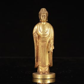 An Exquisite Gilt Bronze Statue of Sakyamuni