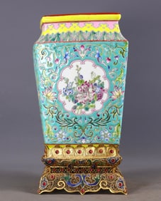 An Exquisite Enamel Inlaid Flower silk gold-plated Flower,Landscape and Figure Pattern Brush Pot,Inl
