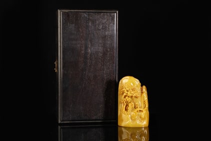 An Exquisite Tianhuang Stone Landscape and Figure Pattern Ornament