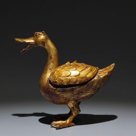An Exquisite Gilt Bronze Duck-Shaped Zun
