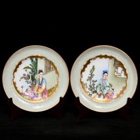 A Pair of Exquisite Blue and White Enamel Painted Gold Figure Pattern Plates