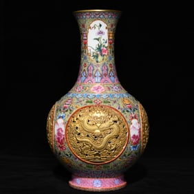 An Exquisite Famille-Rose Gilded Gold Hollow Flower,Auspicious Cloud and Dragon Pattern Vase
