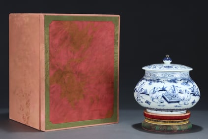 An Exquisite Blue and White Character and Story Pattern Cover Jar