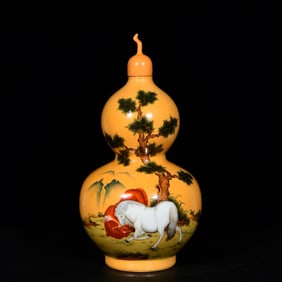 A Rare Enamel Horse Pattern Gourd-Shaped Bottle,With Poem