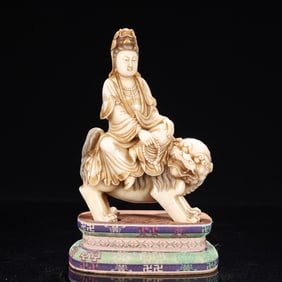 An Exquisite Shoushan Stone Painted Gold Shou-Character Auspicious Cloud Pattern Statue of Avalokite