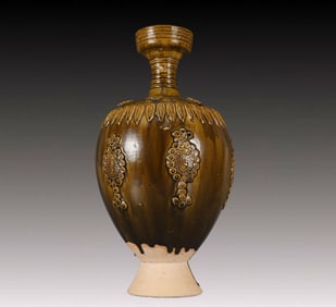 A Rare Tang Tri-Color Glazed Pottery Flower Pattern Vase