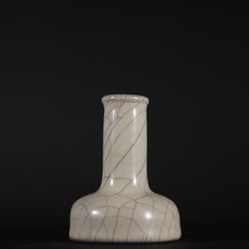 An Exquisite Ge yao Vase