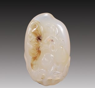 An Excellent Agate 'Peach& Bat' Pendant